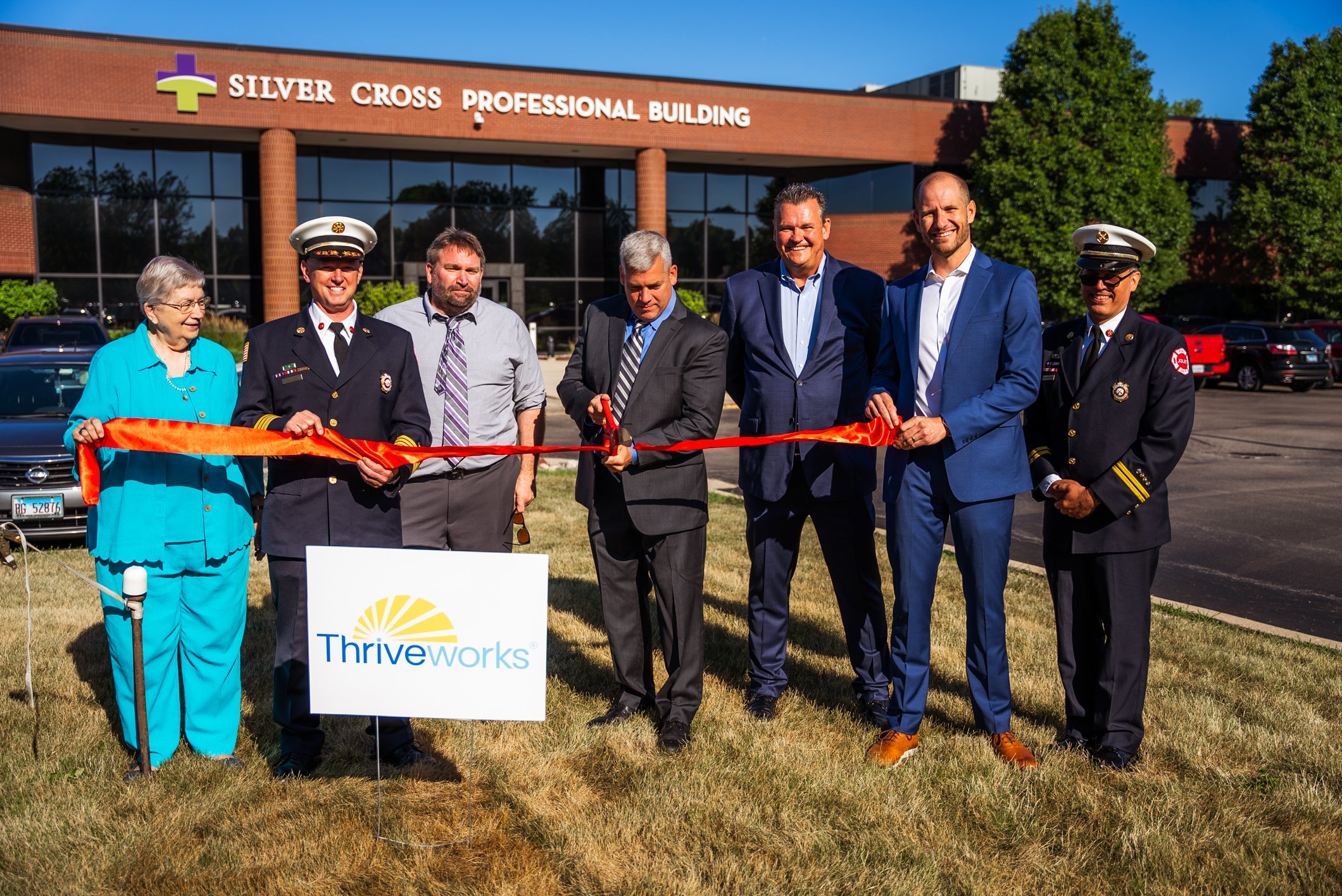 Thriveworks ribbon cutting